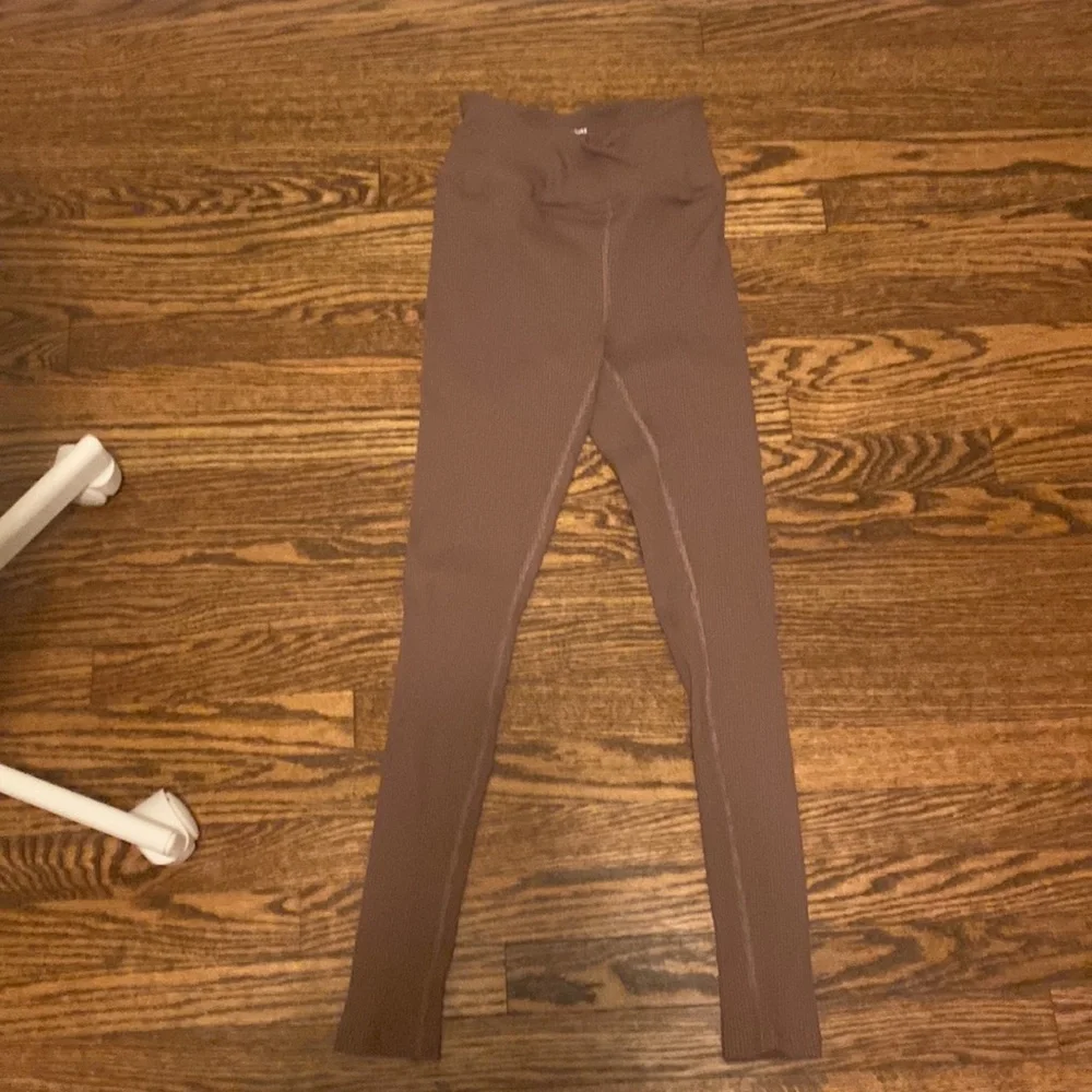 Year of Ours Veronica Ribbed Legging - Picture 5 of 6